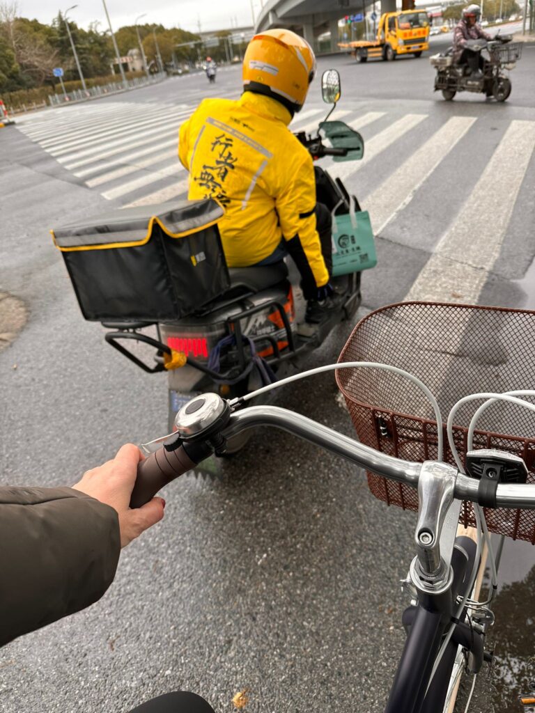 Von seltenen Schneeflöckchen ❄️, Kindergartenabenteuern und dem Leben außerhalb der Möbelhäuser fahrradtour