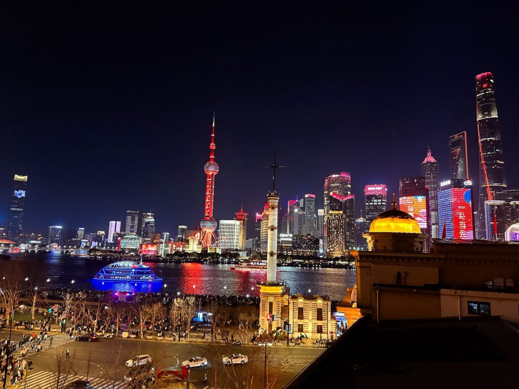 The Hai: Unsere Entdeckungstour durch Shanghais vielfältige Welt🌍 🇨🇳 🦈 bund nacht pearl tower shanghai tower