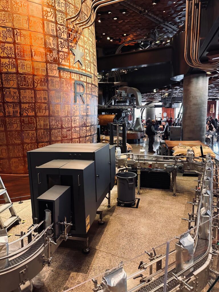 Zwischen Koffein-Mut, Schnäppchenjagden und österreichischen Köstlichkeiten: Ein Wochenende mit familiärer Unterstützung in Shanghai starbucks kaffeebohnen2