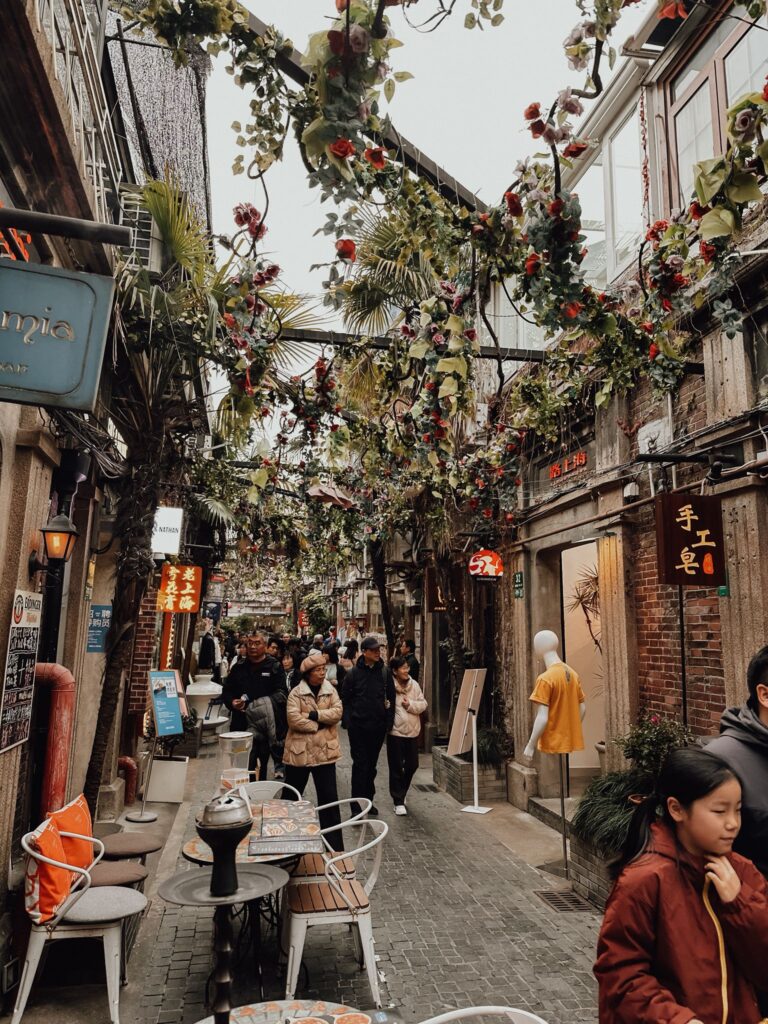 The Hai: Unsere Entdeckungstour durch Shanghais vielfältige Welt🌍 🇨🇳 🦈 tianzifang spaziergang