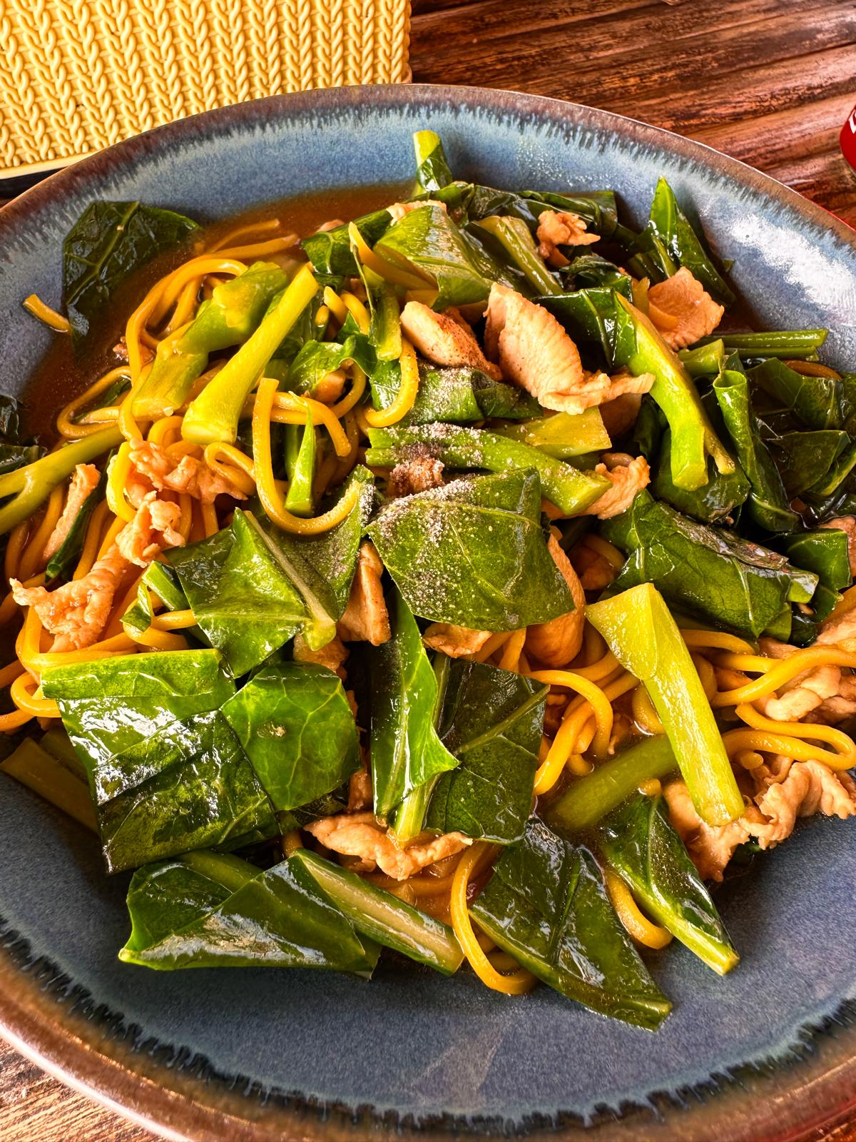 Thailand, Elefanten & ein bisschen Gutgläubigkeit – unser erster Asienurlaub 🫶 essen nudeln
