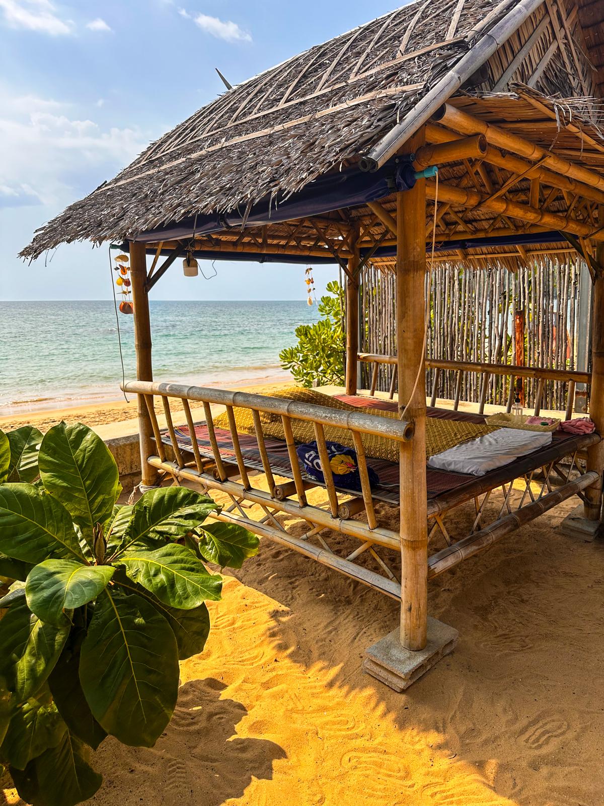 Thailand, Elefanten & ein bisschen Gutgläubigkeit – unser erster Asienurlaub 🫶 massage am strand2