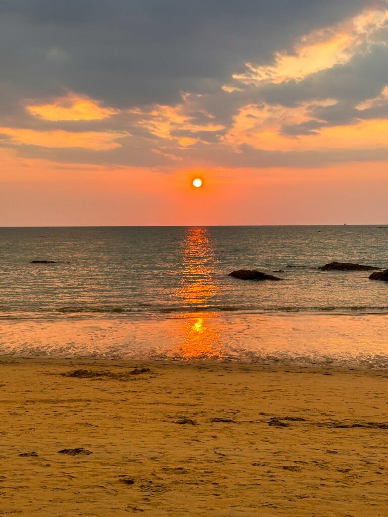 Thailand, Elefanten & ein bisschen Gutgläubigkeit – unser erster Asienurlaub 🫶 sonnenuntergang