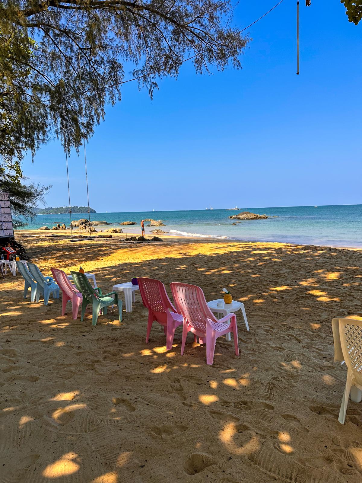 Thailand, Elefanten & ein bisschen Gutgläubigkeit – unser erster Asienurlaub 🫶 strand restraurant