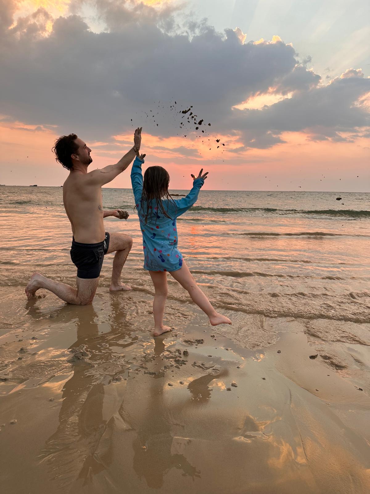 Thailand, Elefanten & ein bisschen Gutgläubigkeit – unser erster Asienurlaub 🫶 strand