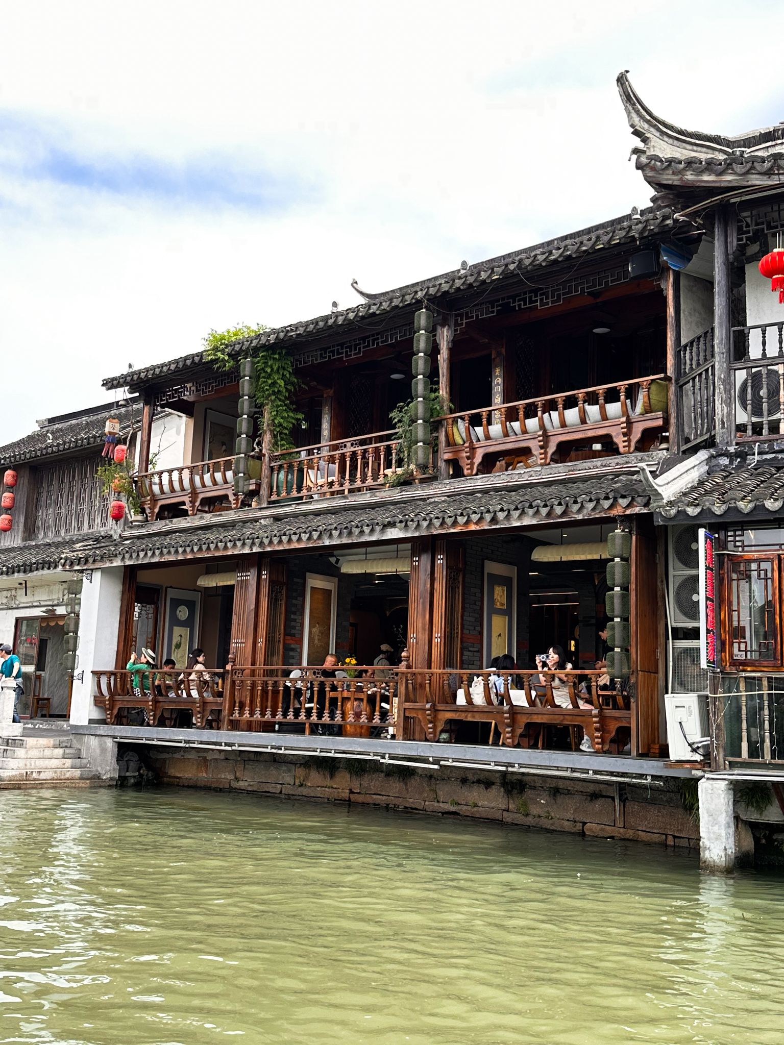 Mai in Shanghai: Zwischen Survival-Modus und Verwöhnprogramm old water city7